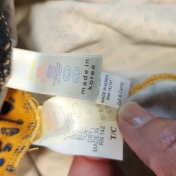 LuLaRoe Leggings Two Pair Tall & Curvy - Picture 6 of 6